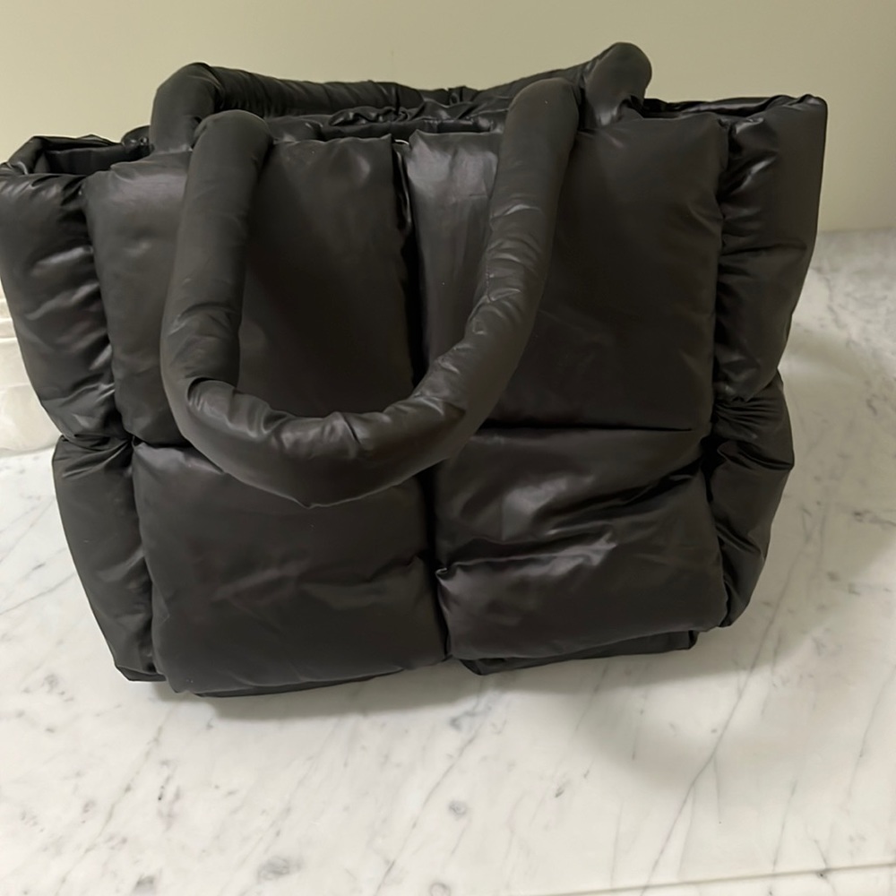 Quilted puffer tote
